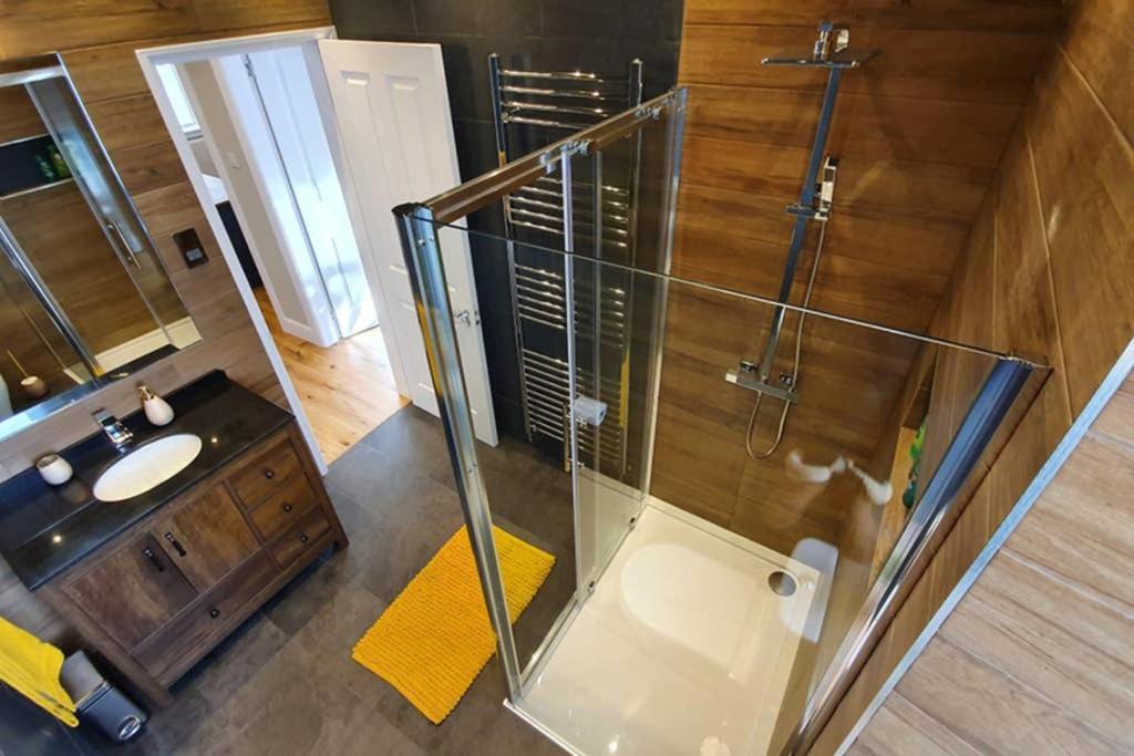 Smart & Stylish Holiday Apartment In The City Centre Инвернес Екстериор снимка
