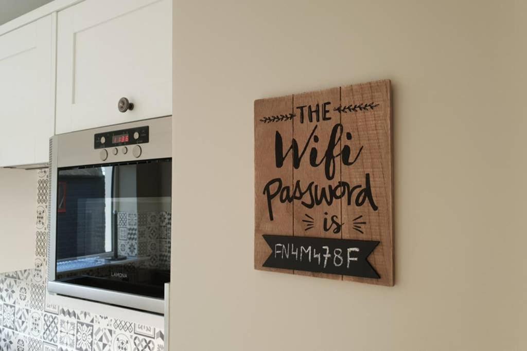 Smart & Stylish Holiday Apartment In The City Centre Инвернес Екстериор снимка