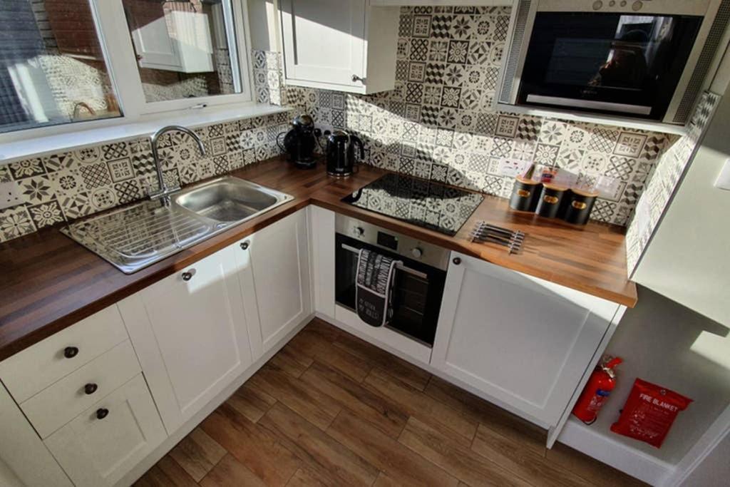 Smart & Stylish Holiday Apartment In The City Centre Инвернес Екстериор снимка