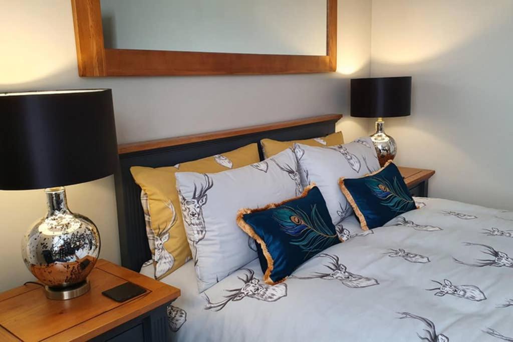 Smart & Stylish Holiday Apartment In The City Centre Инвернес Екстериор снимка